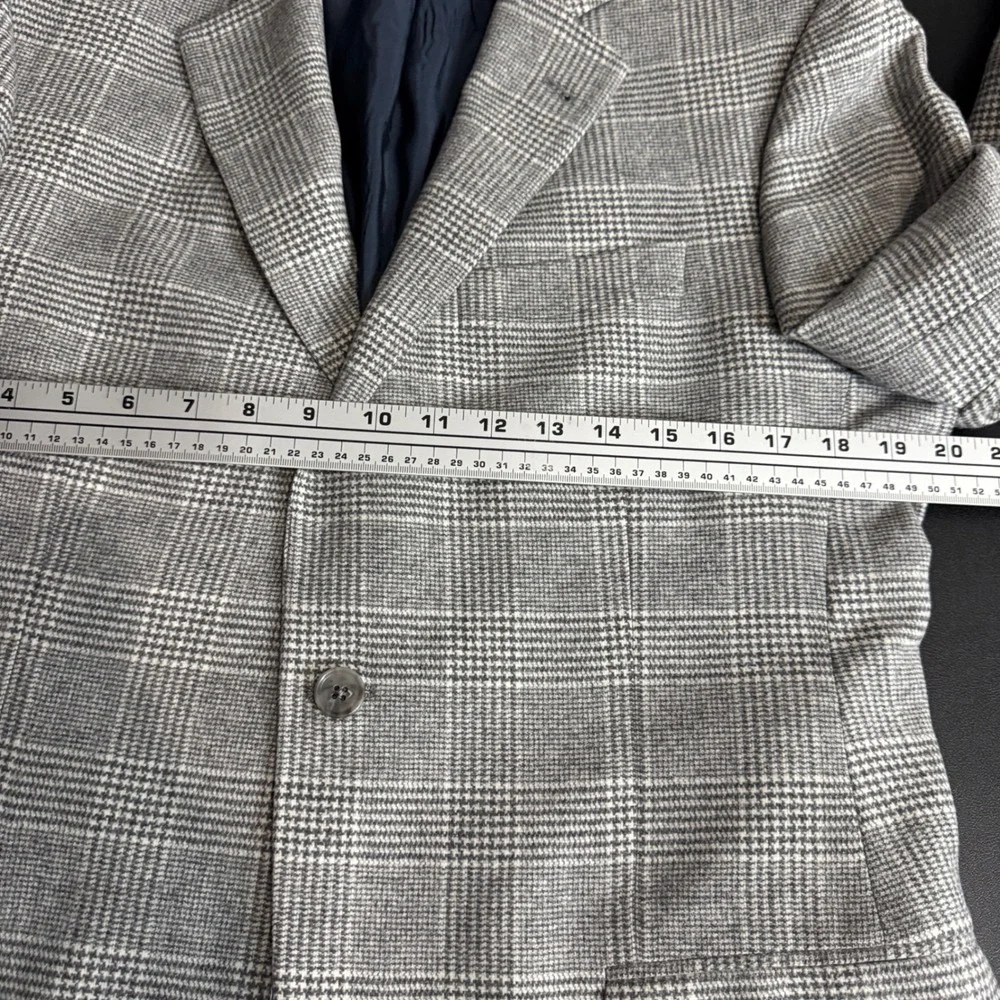 Facconable Mens Blazer Jacket Gray‎ Plaid Wool Silk Blend Size 40R FB1109